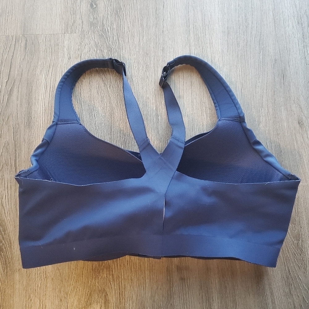 Victoria's Secret Sports Bra - Picture 2 of 7